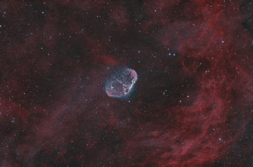 Image: crescent-nebula-630-ho